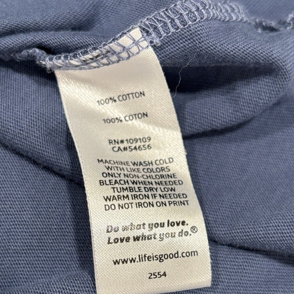 Life Is Good Blue Long Sleeve Tee Holiday Chillin' with My Gnomies - Picture 9 of 9